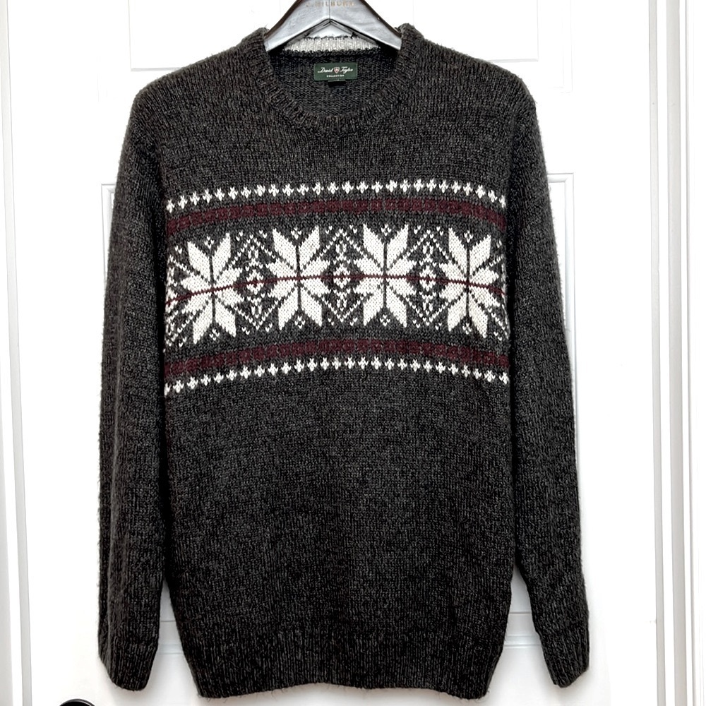 David Taylor Crewneck Holiday Sweater Size XL Grey with Wine and Cream